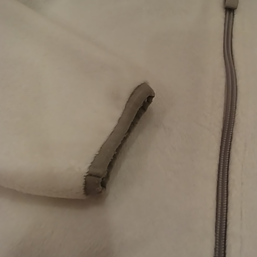 💗CLOSET CLOSE OUT💗
Fila Sport Full Zip Fleece Gray & White Size  XS - Picture 5 of 6